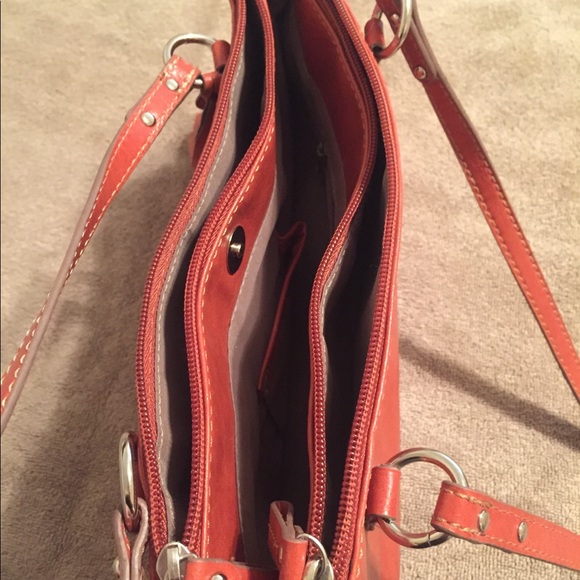 Rust/orange Relic handbag - Picture 4 of 4